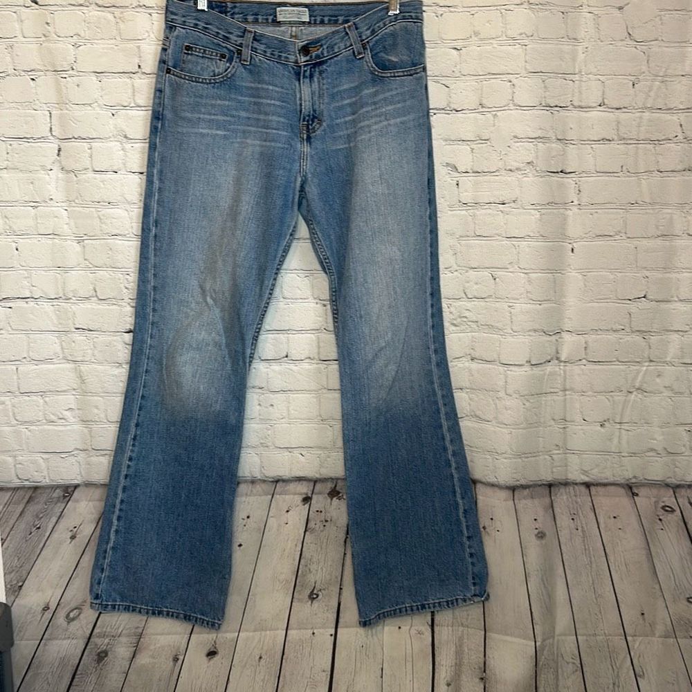 American Eagle Women’s Favorite Fit Light Wash Jeans size 10‎